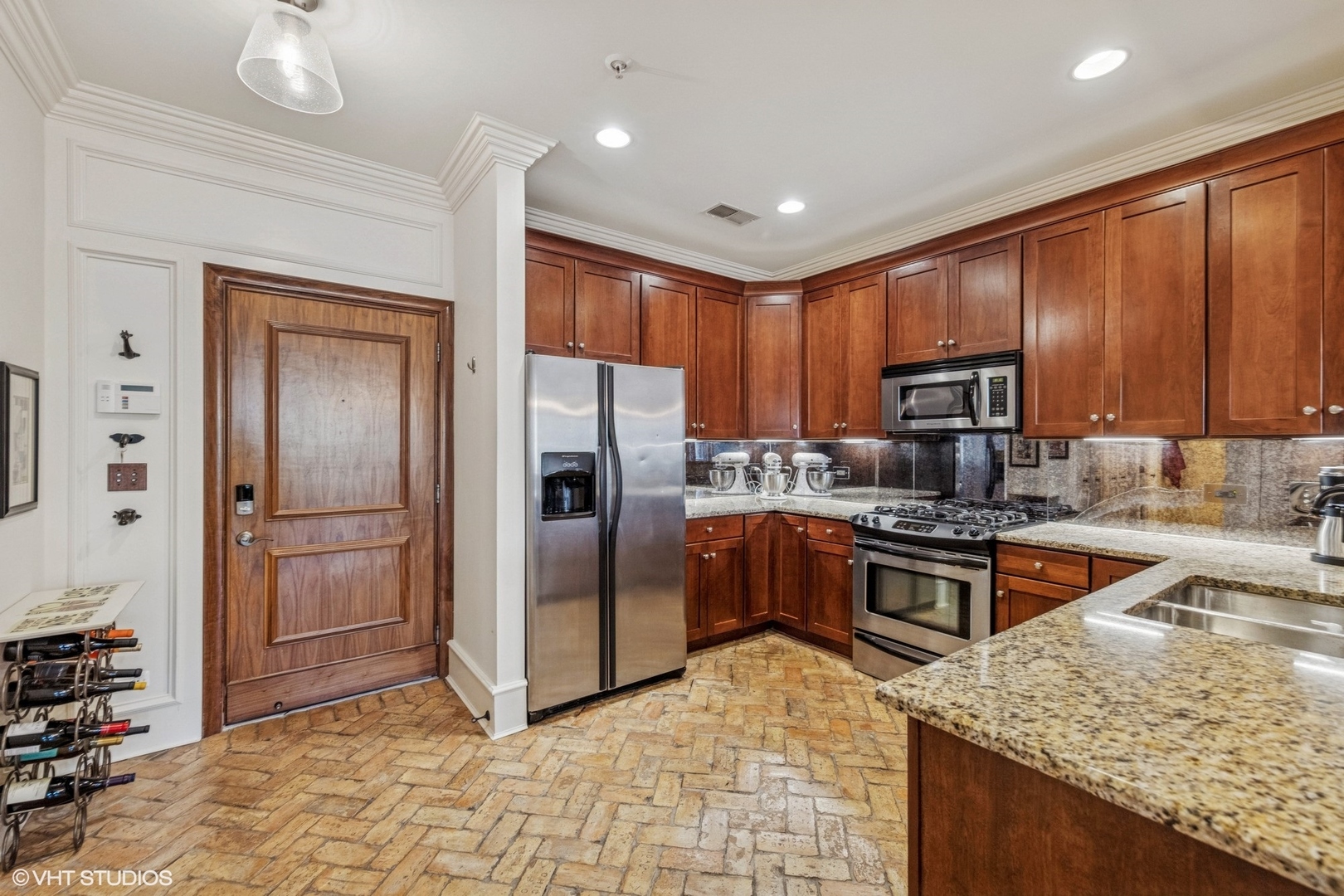 945 Burlington Avenue #203, Downers Grove, IL 60515
