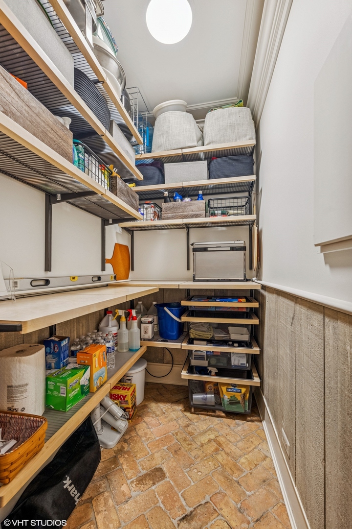 945 Burlington Avenue #203, Downers Grove, IL 60515