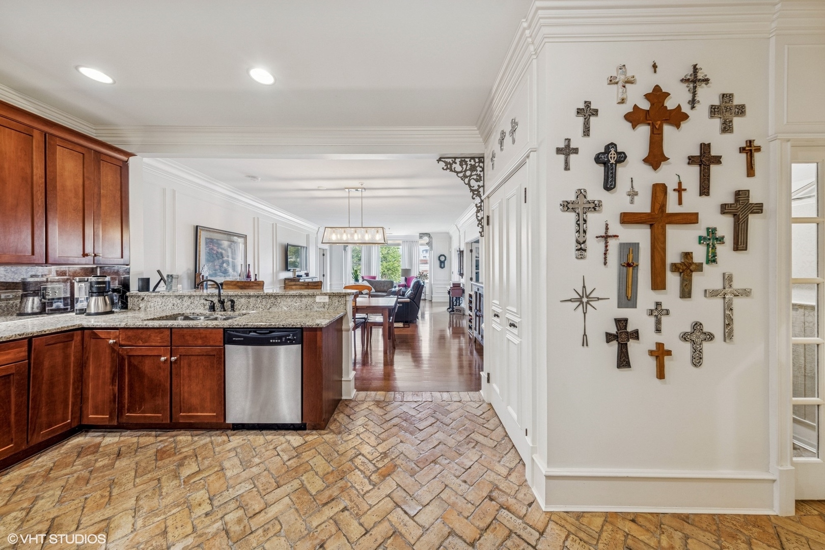 945 Burlington Avenue #203, Downers Grove, IL 60515