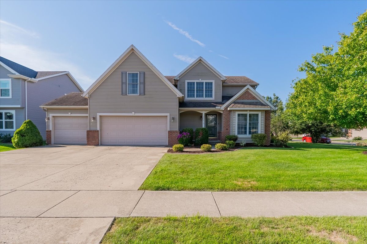 3001 Sable Oaks Road, Bloomington, IL 61704