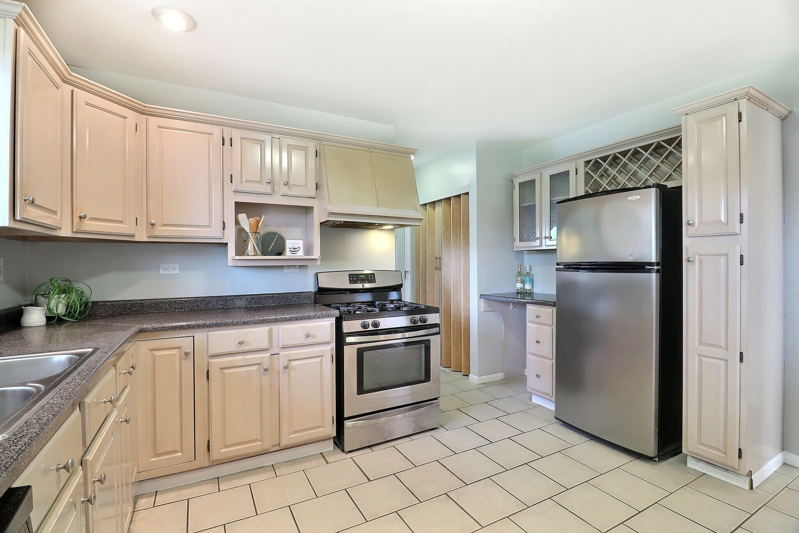18226 Chicago Avenue, Lansing, IL 60438