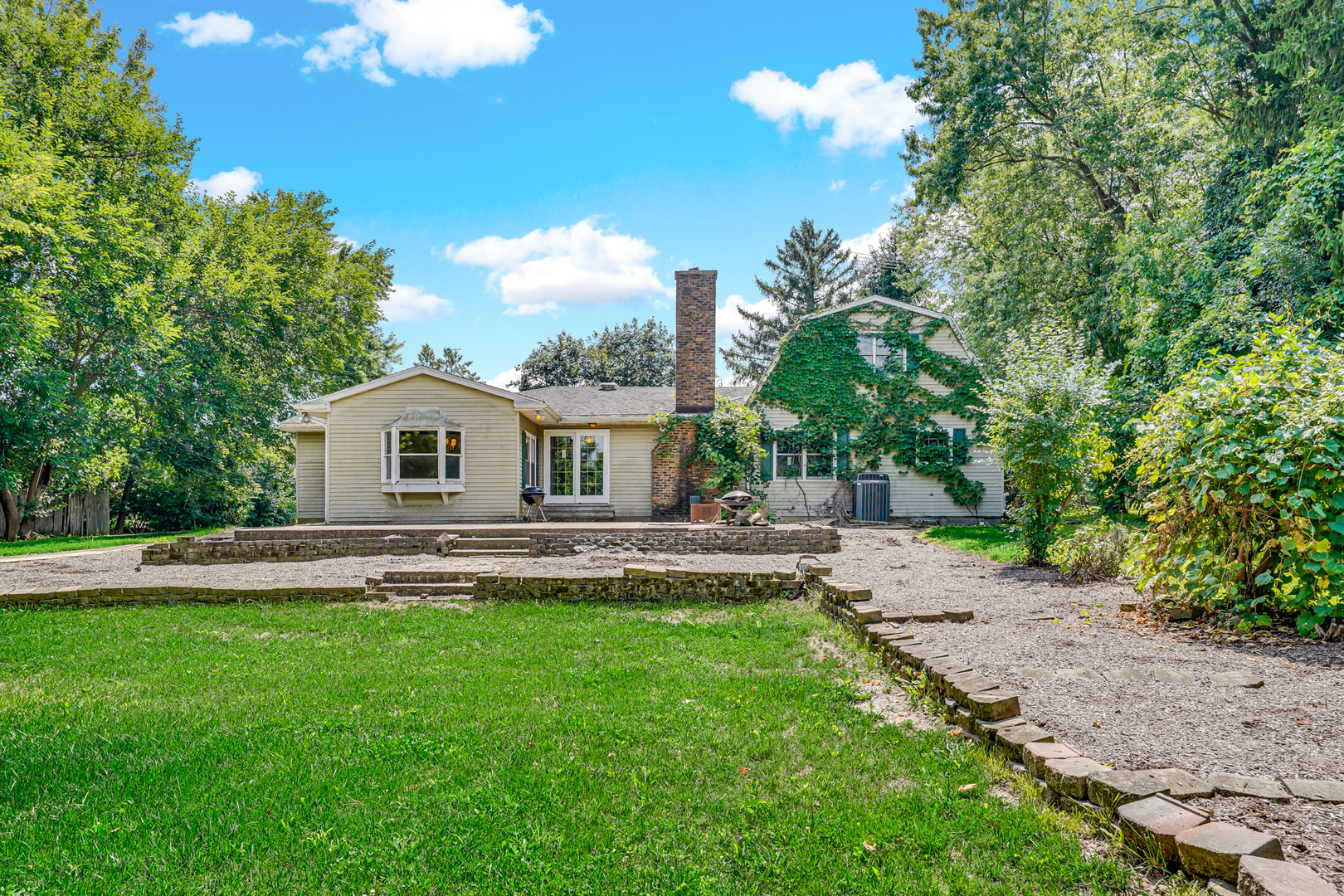 18740 W Maple Avenue, Grayslake, IL 60030