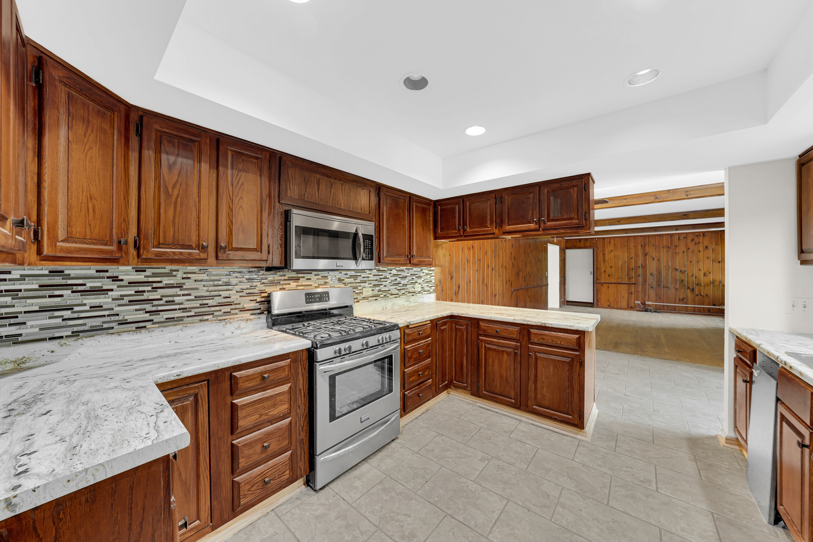 18740 W Maple Avenue, Grayslake, IL 60030