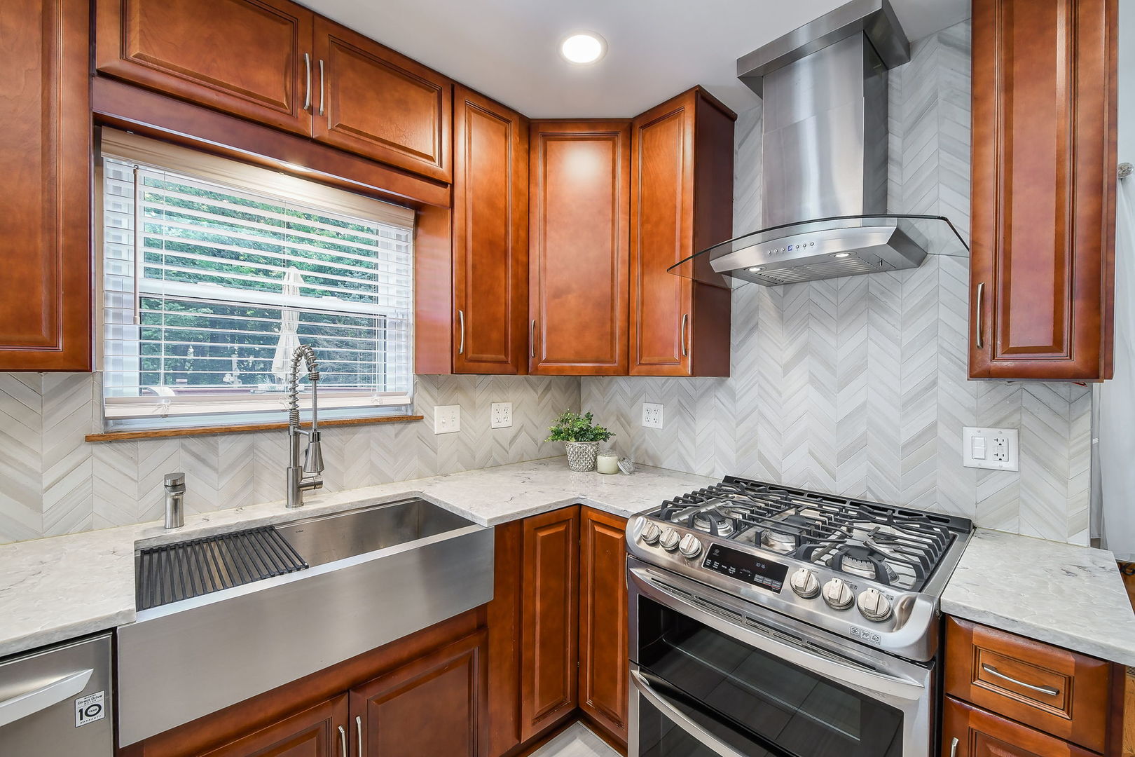 614 Pearces Ford Road, Oswego, IL 60543