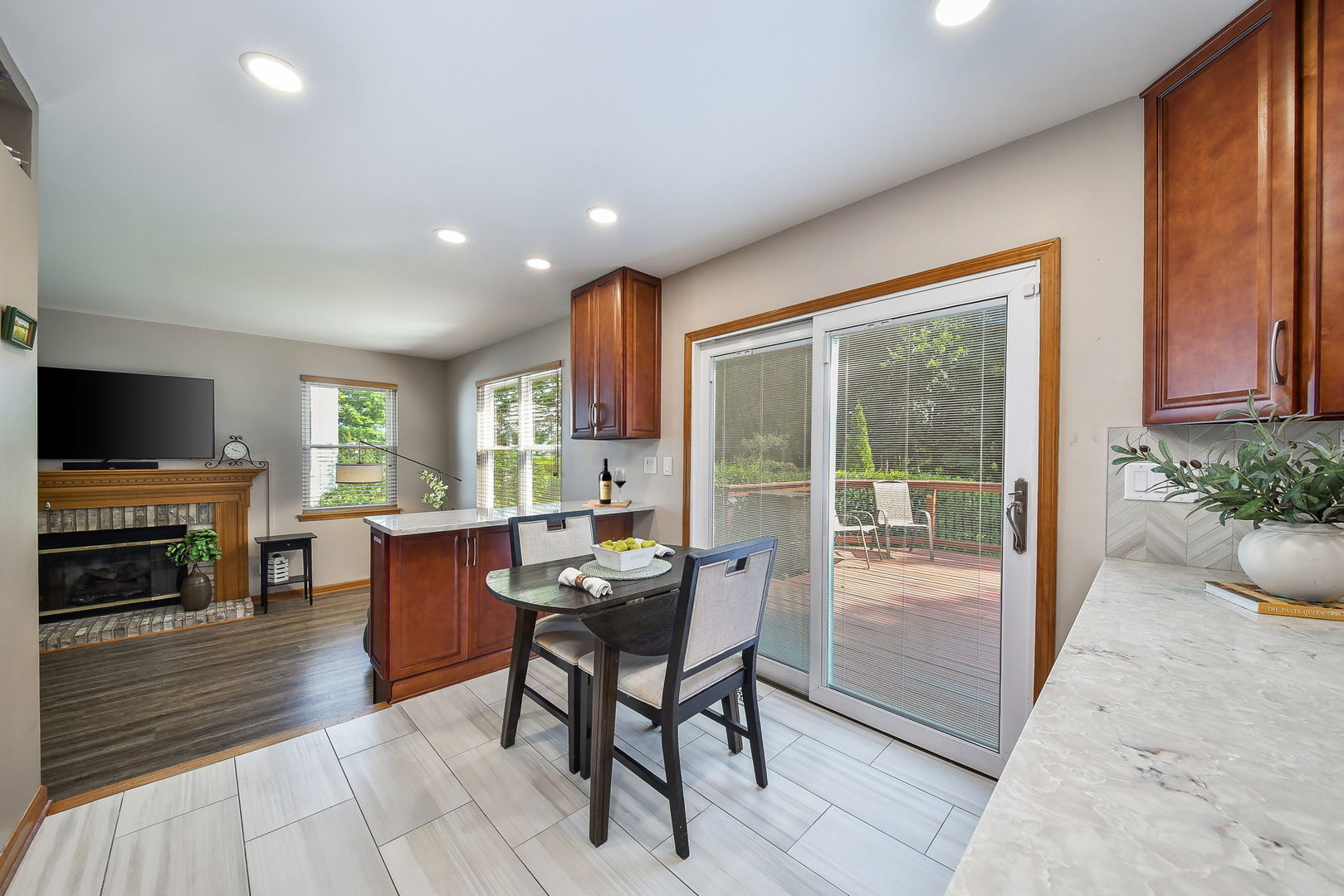 614 Pearces Ford Road, Oswego, IL 60543