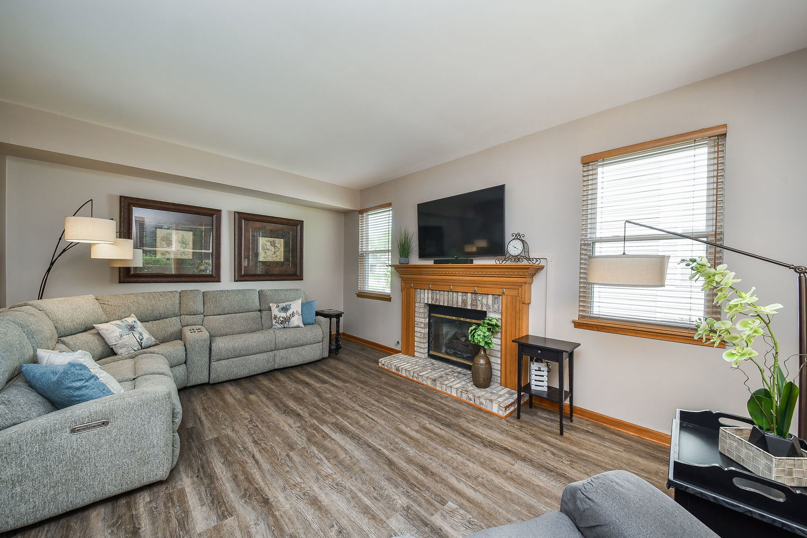 614 Pearces Ford Road, Oswego, IL 60543