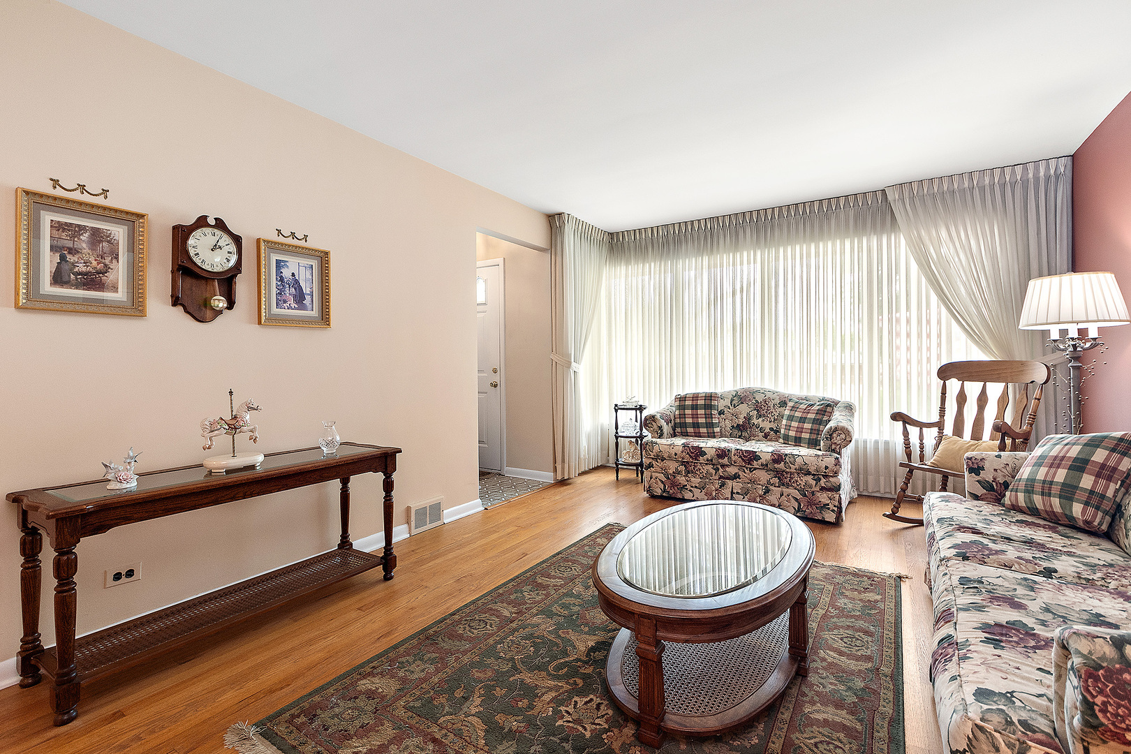 9020 S 49th Avenue, Oak Lawn, IL 60453