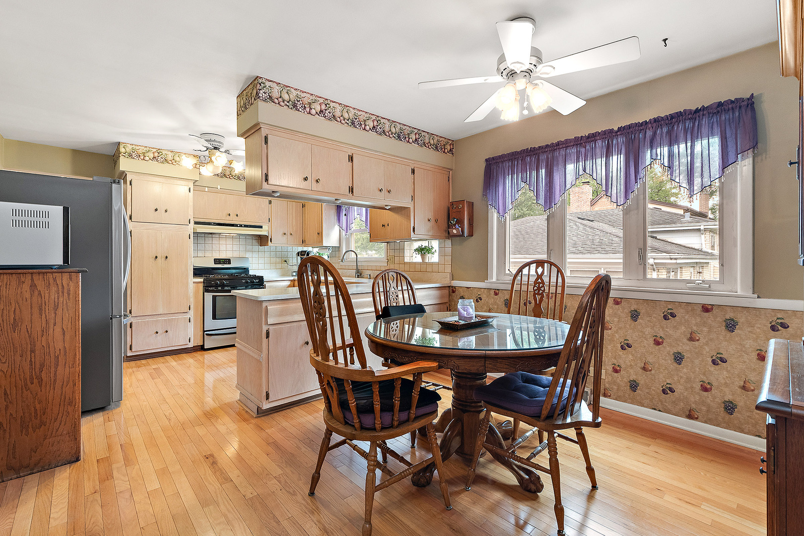 9020 S 49th Avenue, Oak Lawn, IL 60453
