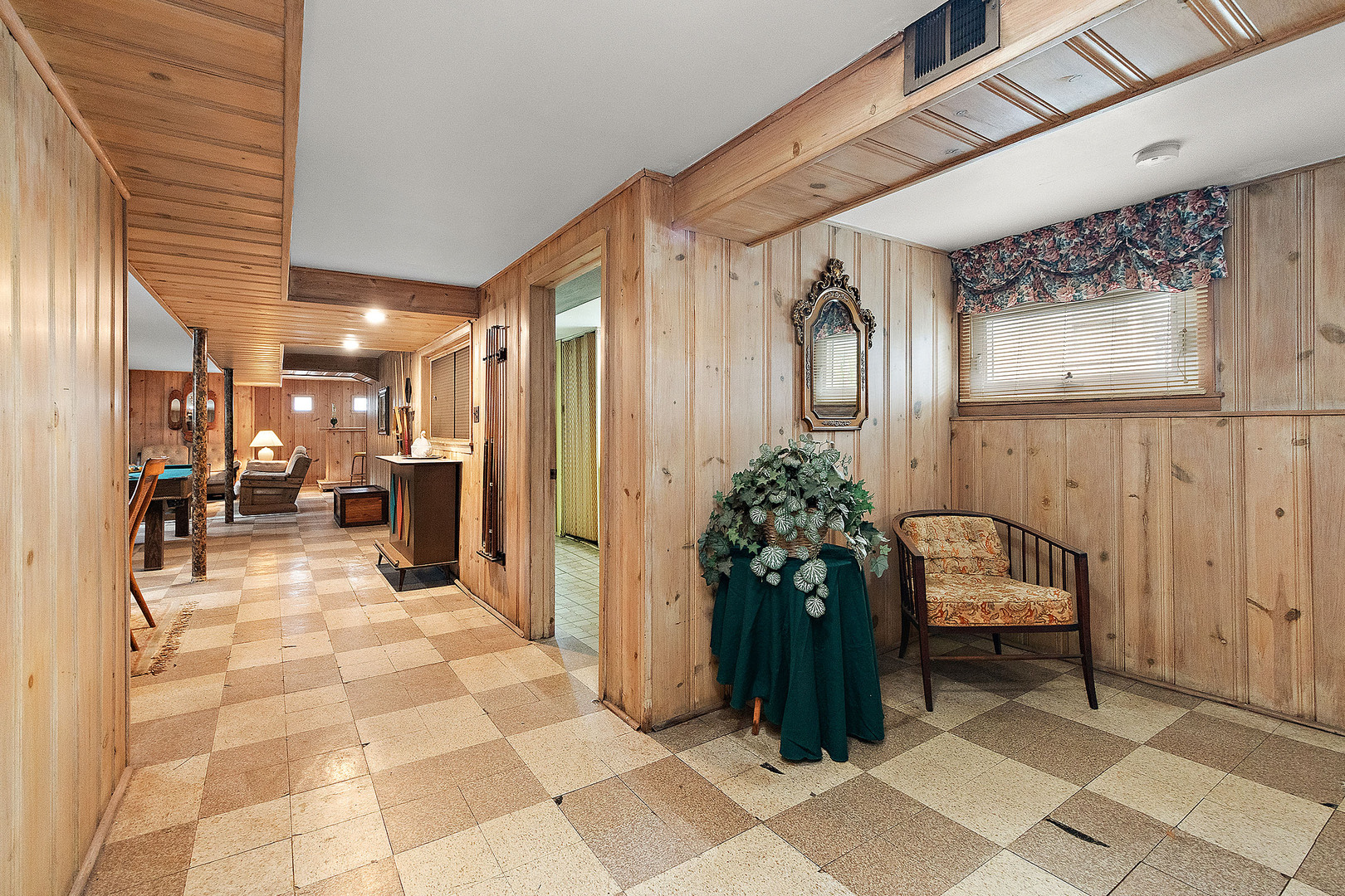 9020 S 49th Avenue, Oak Lawn, IL 60453
