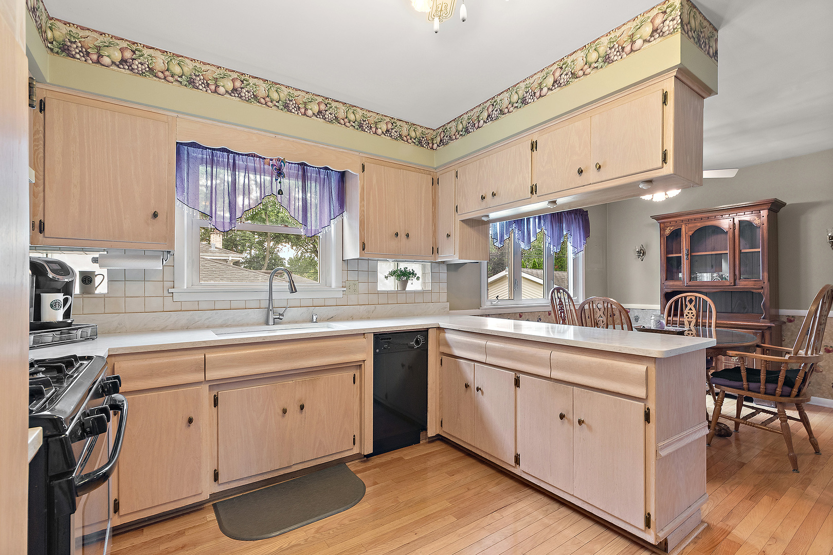 9020 S 49th Avenue, Oak Lawn, IL 60453
