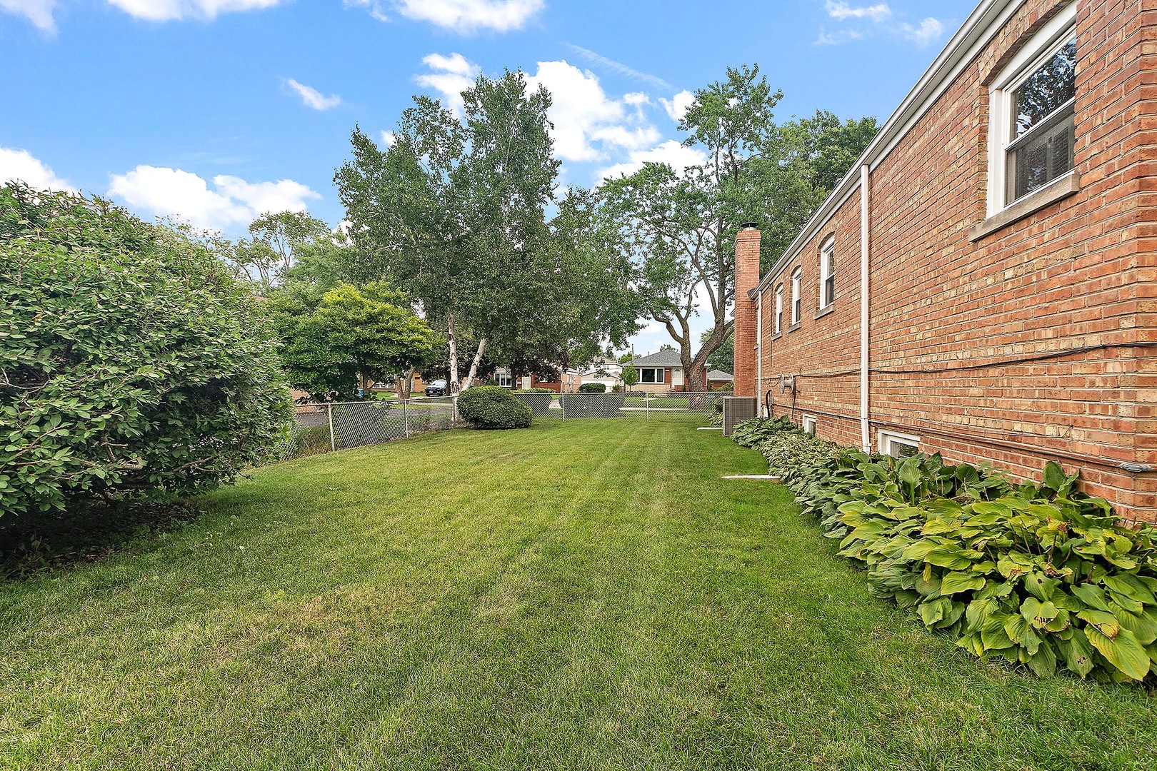 9020 S 49th Avenue, Oak Lawn, IL 60453