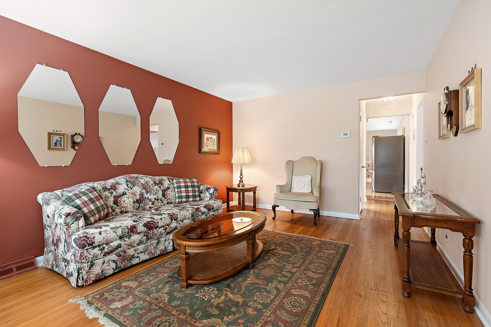 9020 S 49th Avenue, Oak Lawn, IL 60453