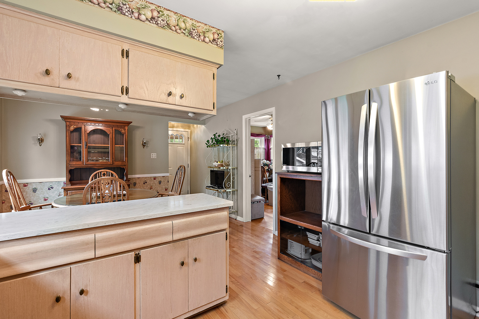 9020 S 49th Avenue, Oak Lawn, IL 60453
