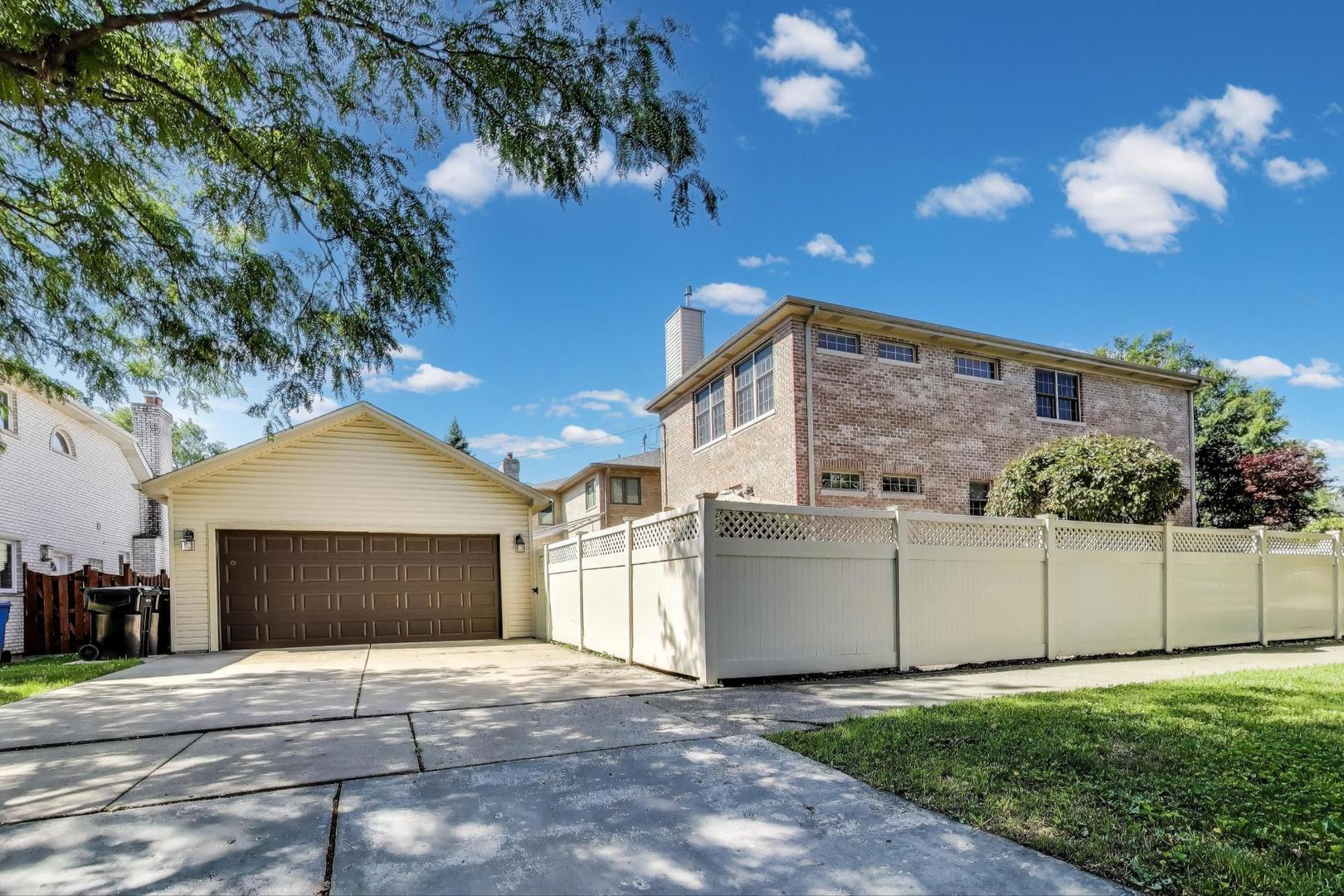 6067 N OCONTO Avenue, Chicago, IL 60631
