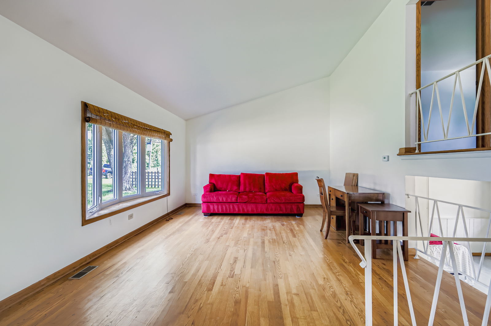 2N046 Clarendon Avenue, Lombard, IL 60148