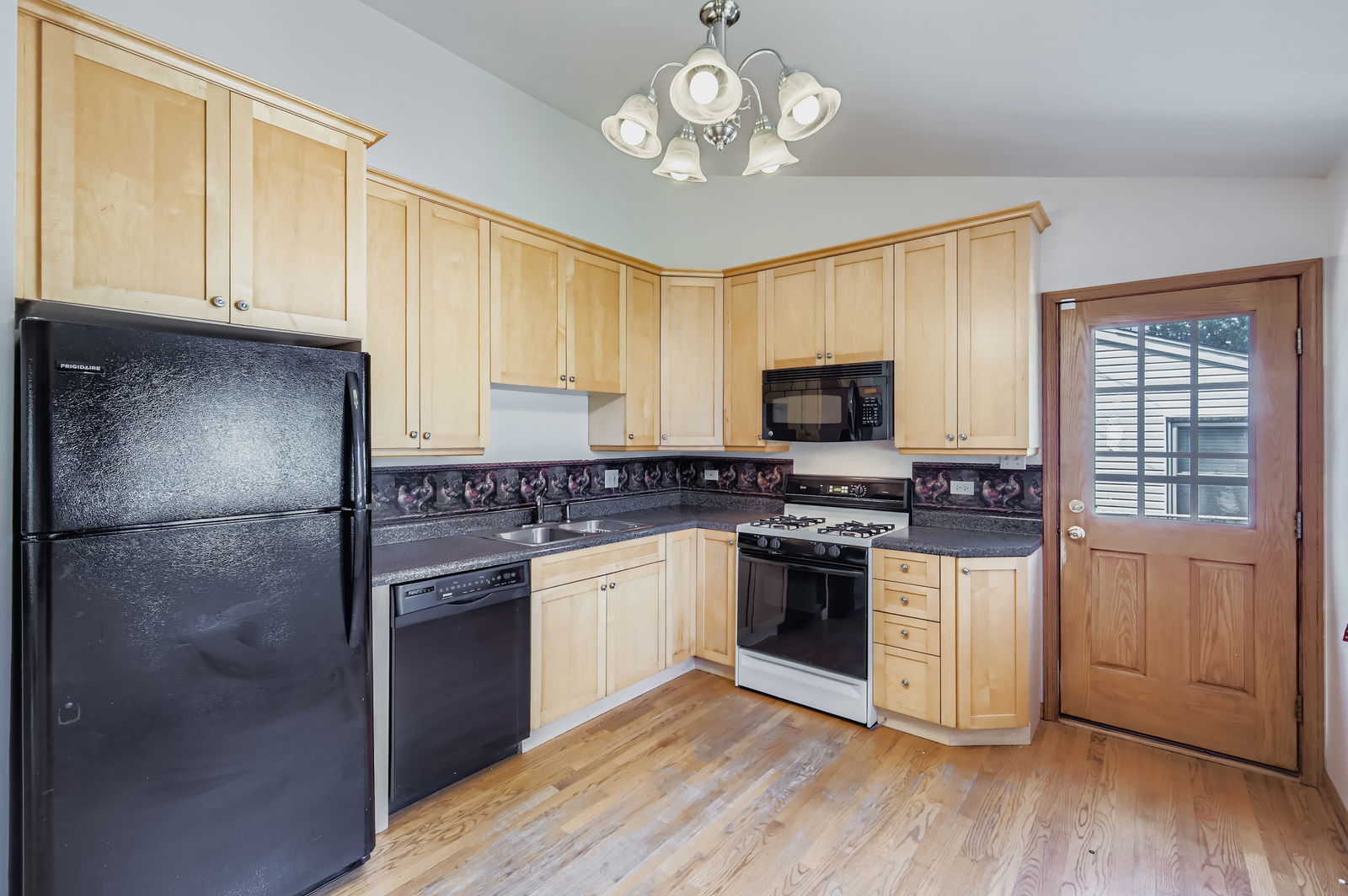 2N046 Clarendon Avenue, Lombard, IL 60148