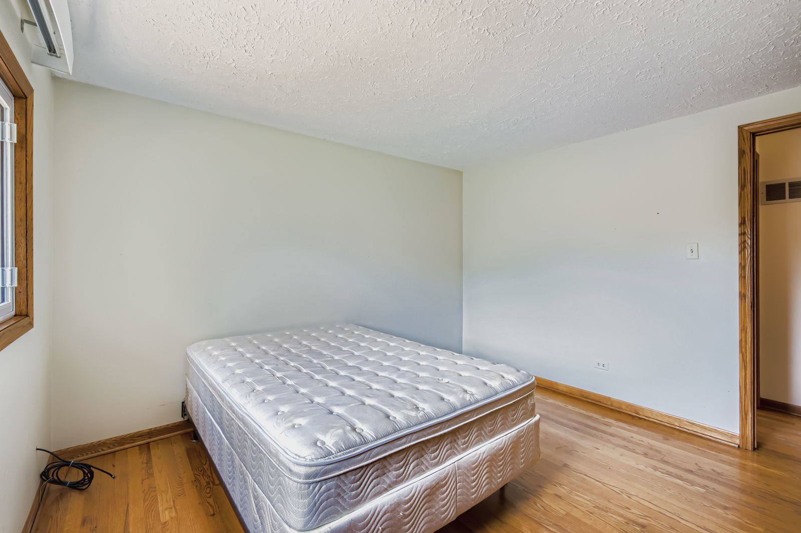 2N046 Clarendon Avenue, Lombard, IL 60148