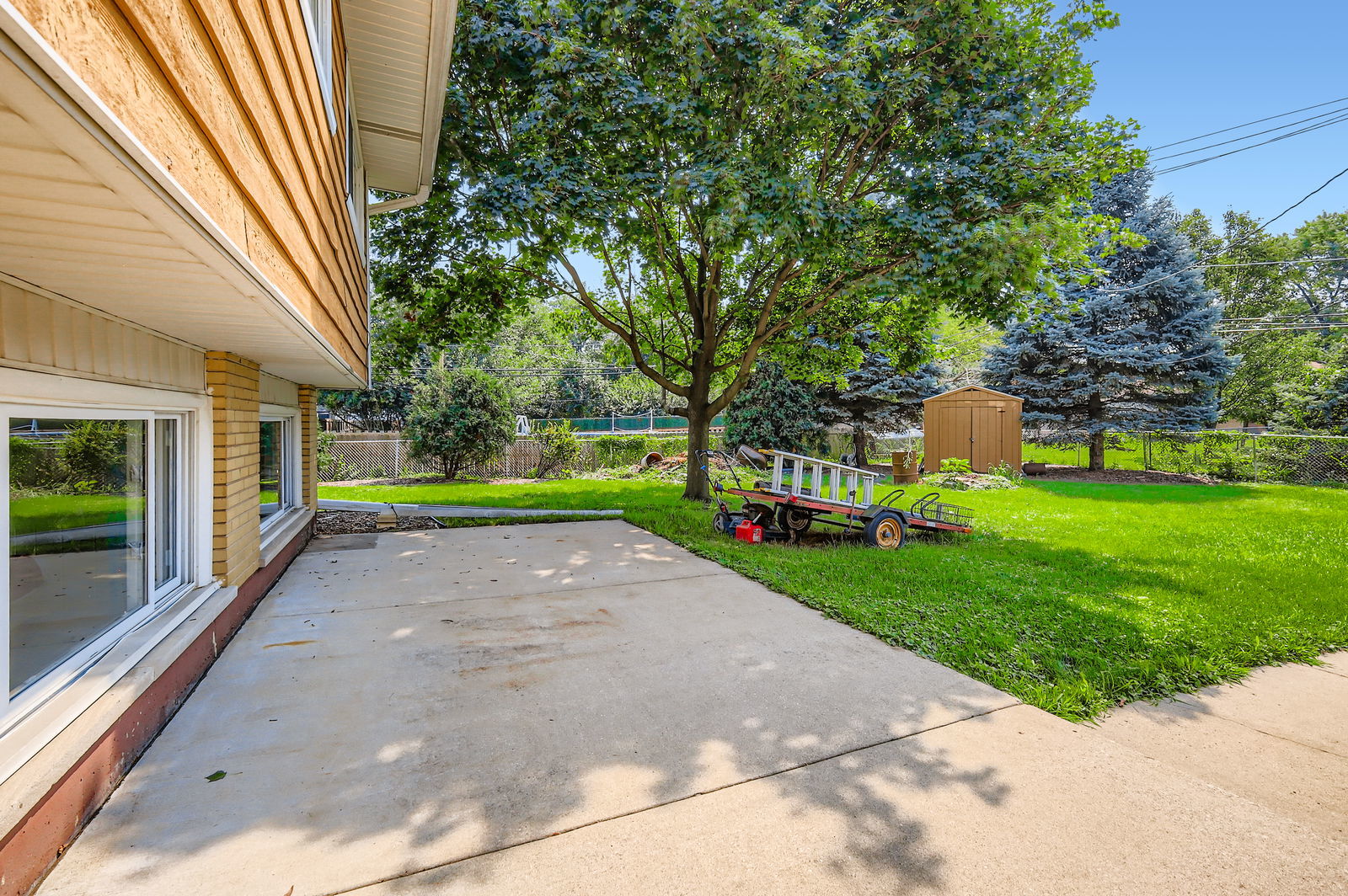 2N046 Clarendon Avenue, Lombard, IL 60148
