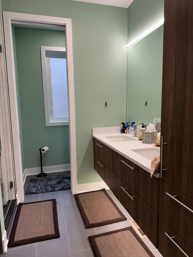 3221 N Kenneth Avenue, Chicago, IL 60641