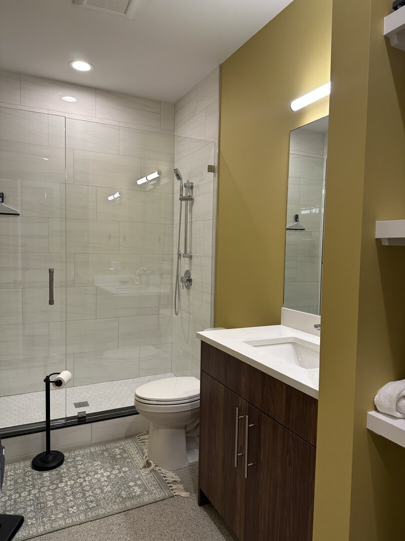 3221 N Kenneth Avenue, Chicago, IL 60641