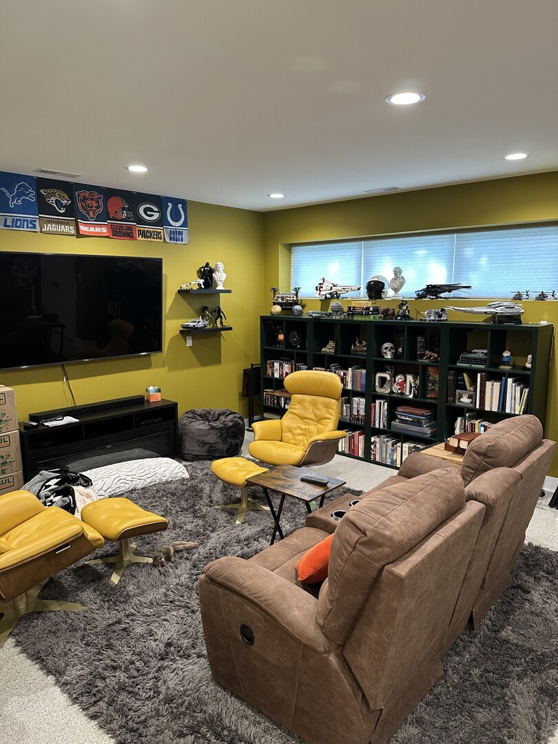 3221 N Kenneth Avenue, Chicago, IL 60641