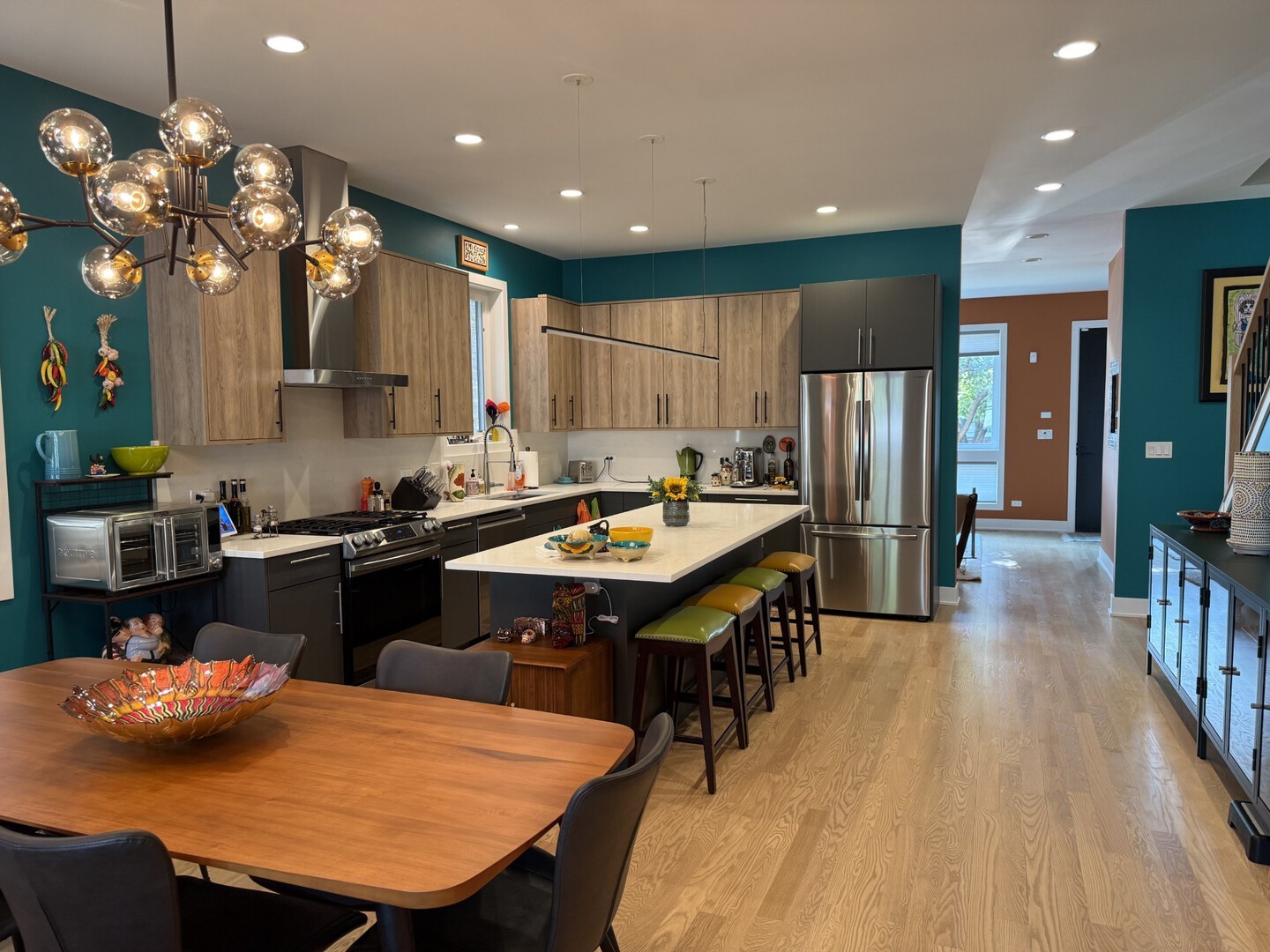 3221 N Kenneth Avenue, Chicago, IL 60641