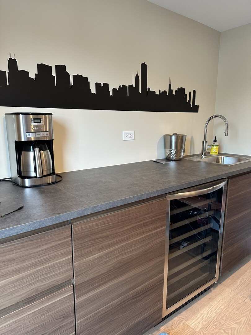 3221 N Kenneth Avenue, Chicago, IL 60641