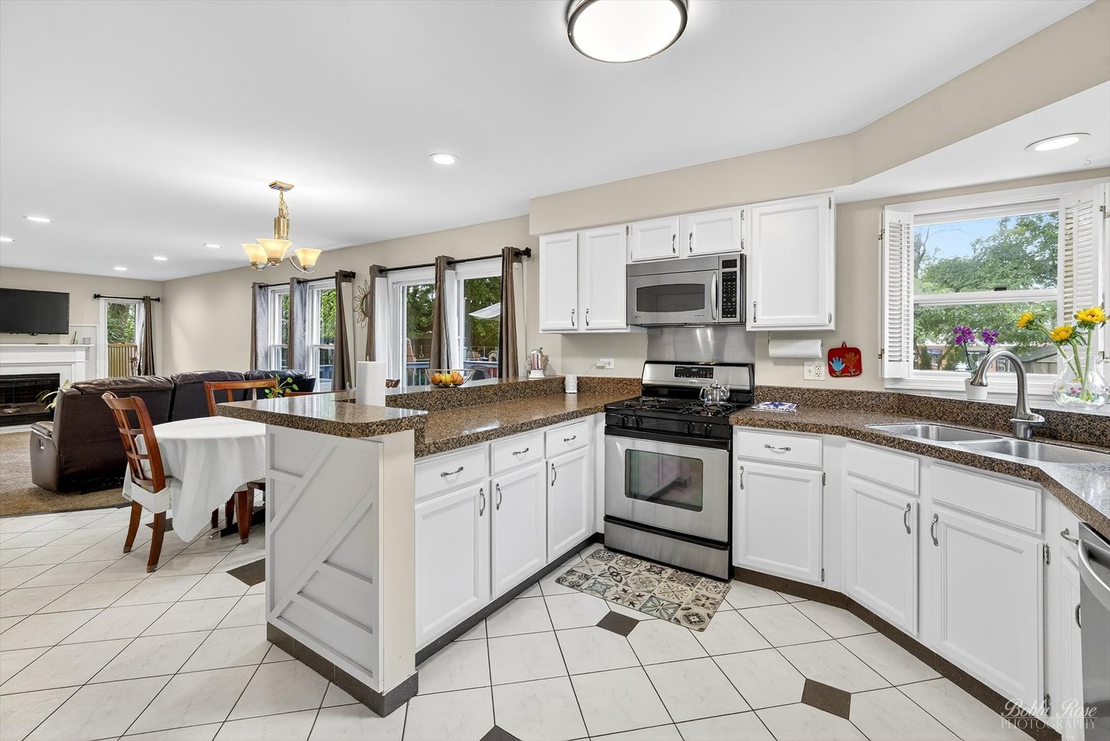 348 BLOOMFIELD Circle, Bloomingdale, IL 60108