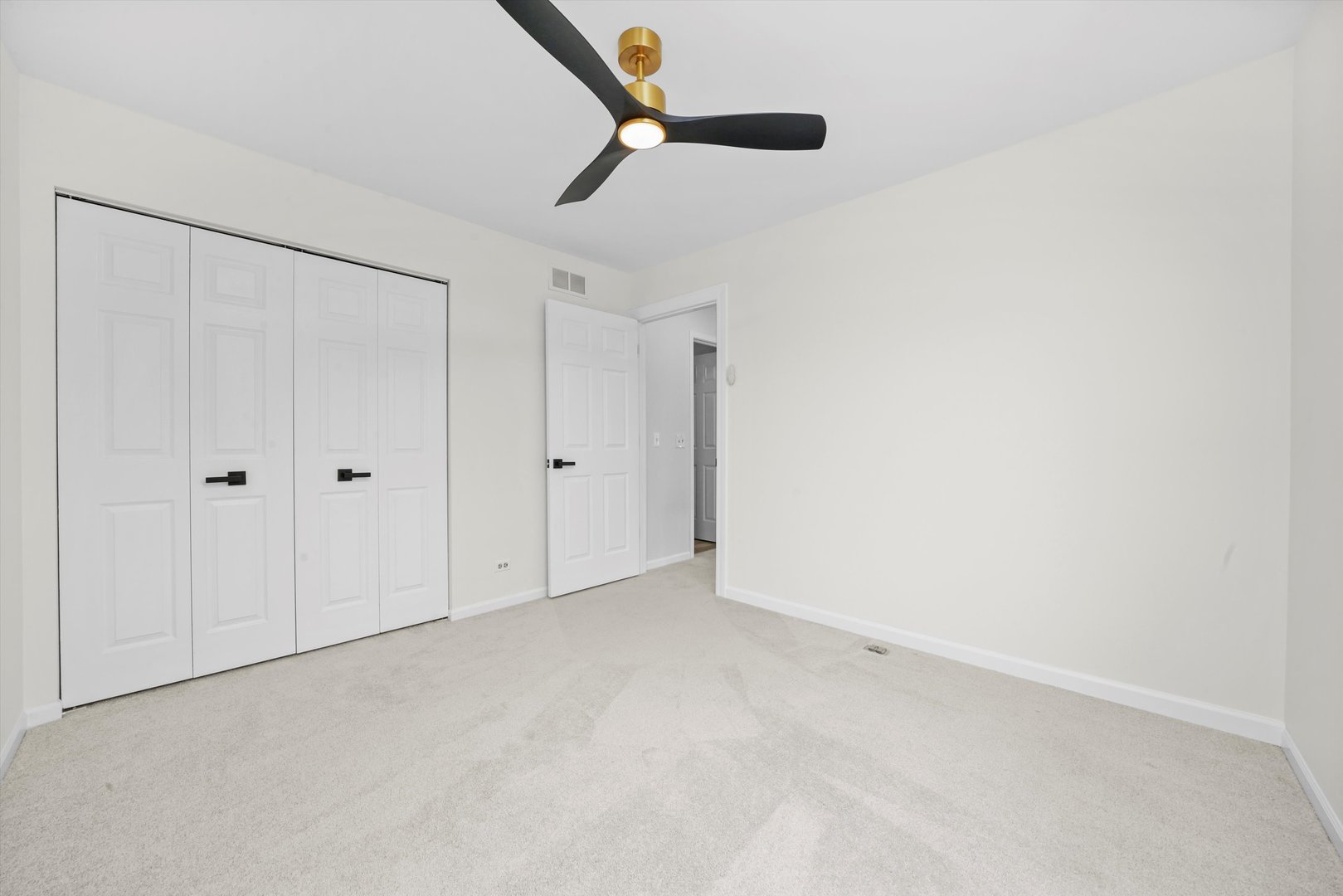 881 Dandridge Court, Elgin, IL 60120