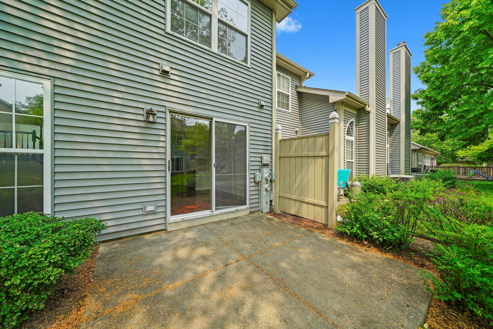 881 Dandridge Court, Elgin, IL 60120