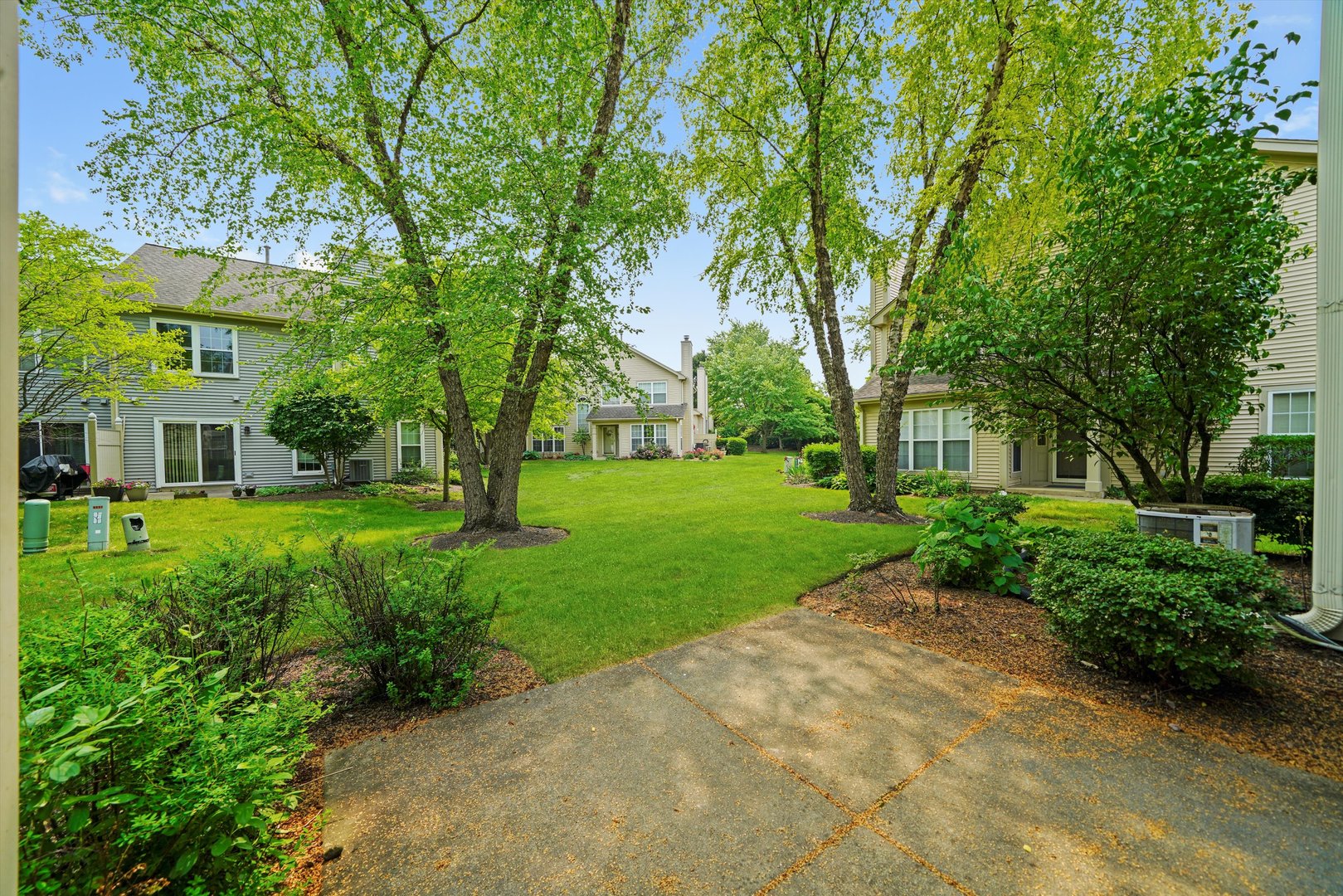 881 Dandridge Court, Elgin, IL 60120