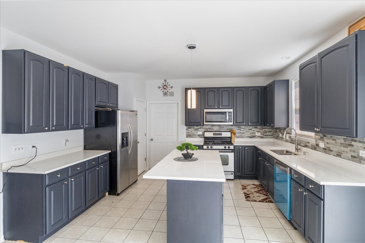 4 Claridge Court, Bolingbrook, IL 60440
