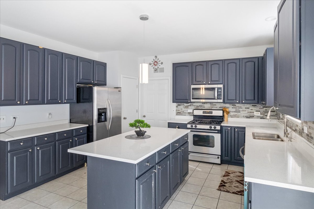 4 Claridge Court, Bolingbrook, IL 60440