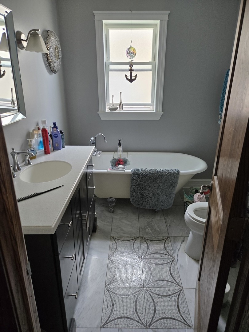 7062 N Oriole Avenue, Chicago, IL 60631