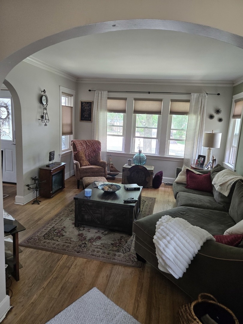 7062 N Oriole Avenue, Chicago, IL 60631