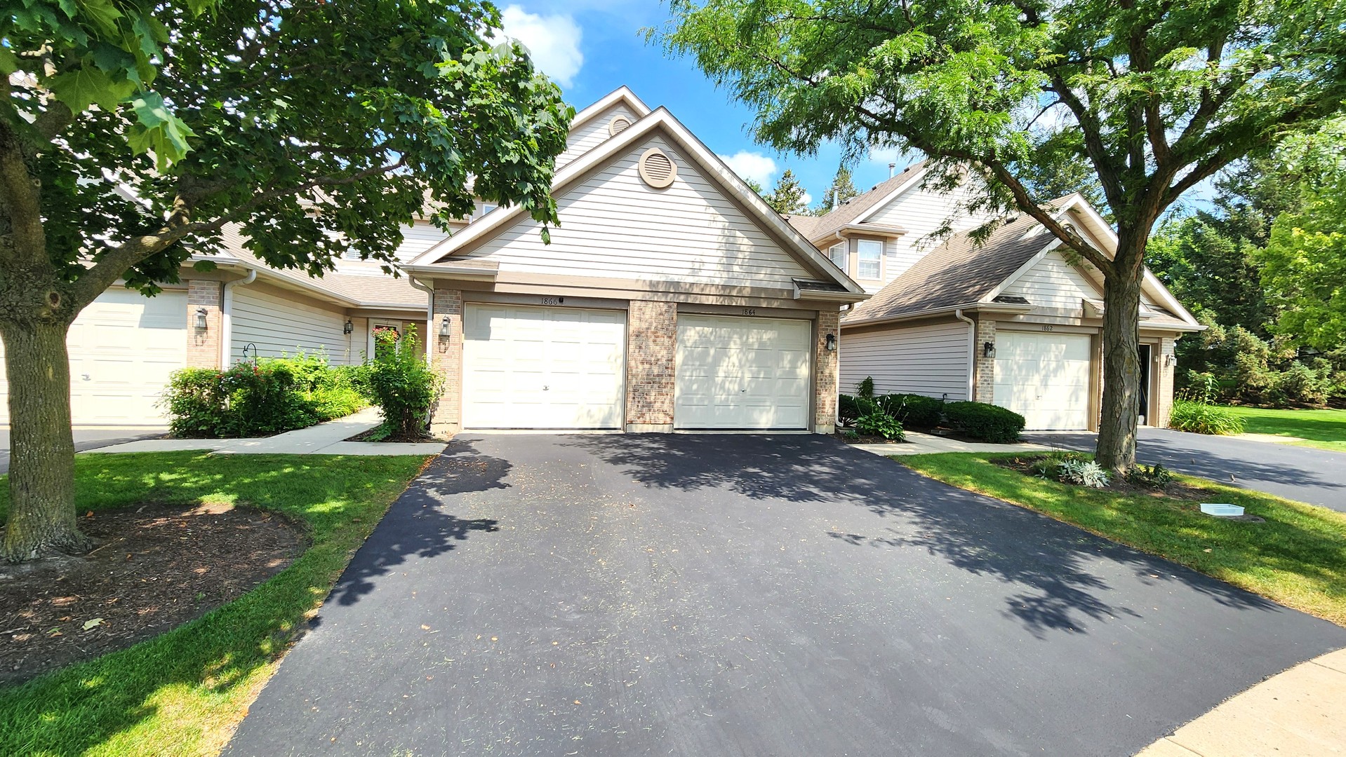1864 Grove Avenue, Schaumburg, IL 60193
