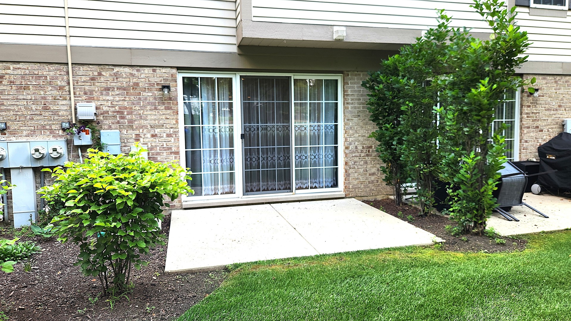 1864 Grove Avenue, Schaumburg, IL 60193