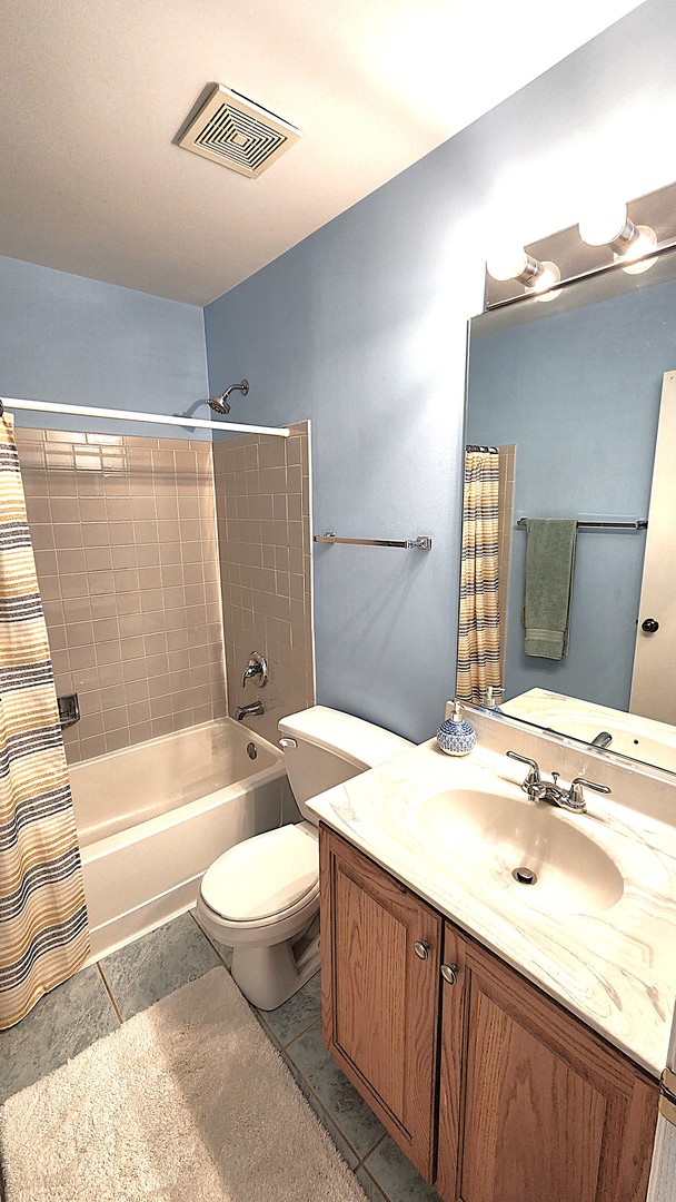 1864 Grove Avenue, Schaumburg, IL 60193