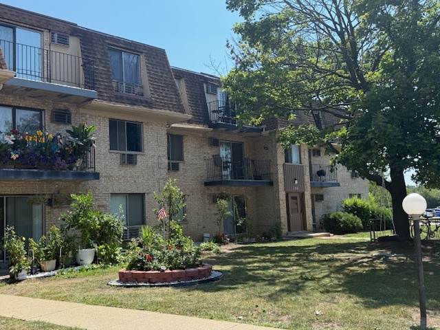266 Shorewood Drive #1D, Glendale Heights, IL 60139