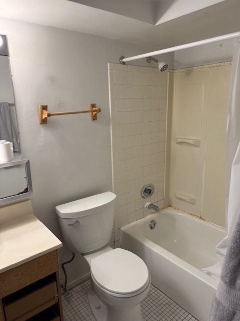 266 Shorewood Drive #1D, Glendale Heights, IL 60139