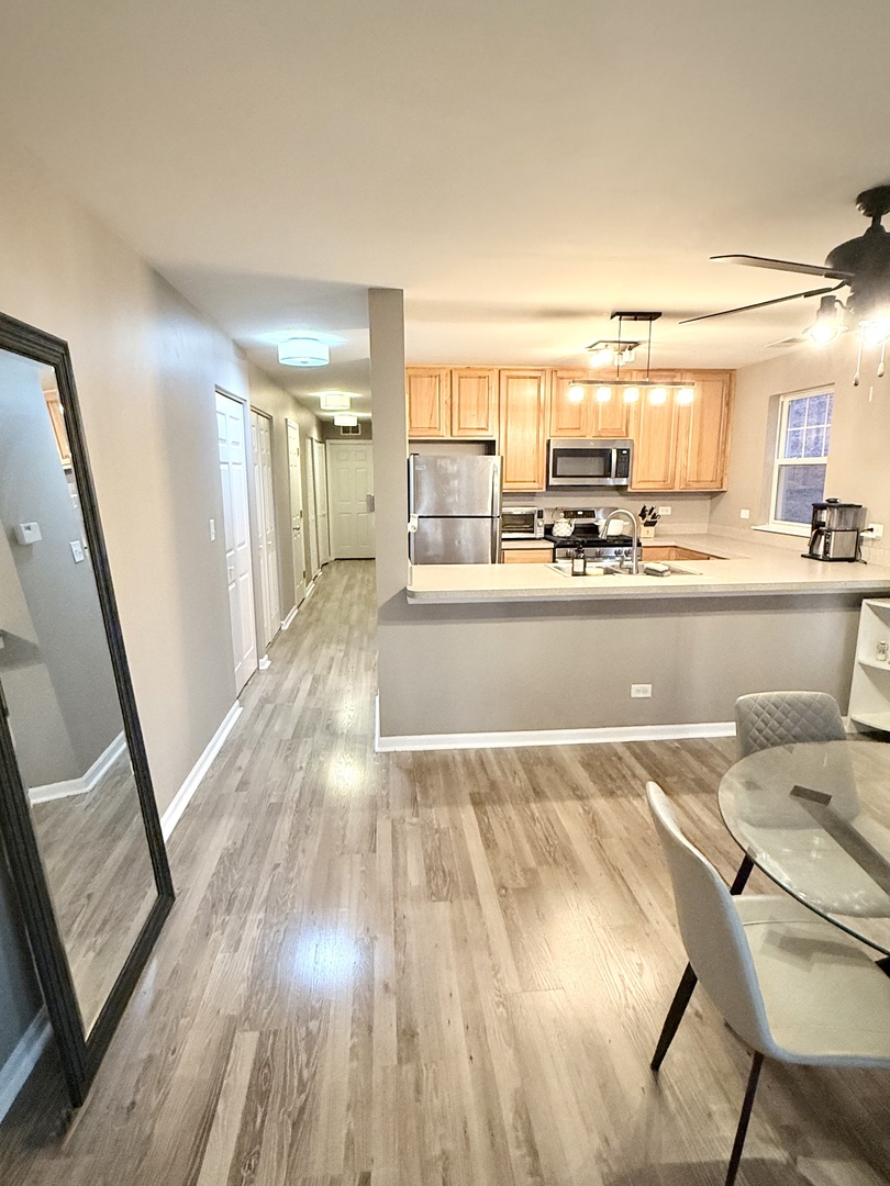 649 W Division Street #B, Chicago, IL 60610