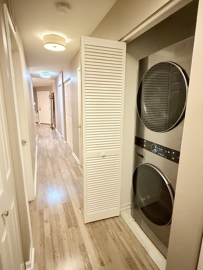 649 W Division Street #B, Chicago, IL 60610
