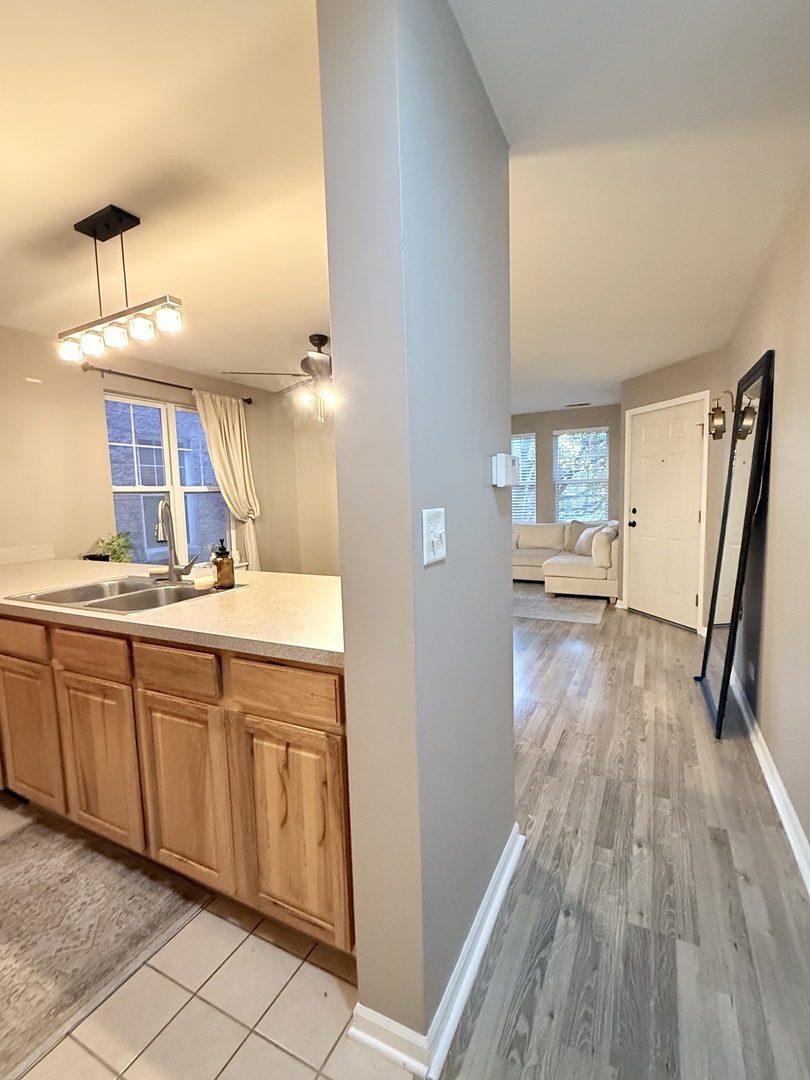 649 W Division Street #B, Chicago, IL 60610