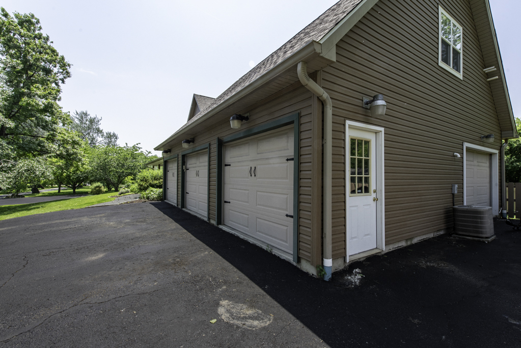13910 W Elm Lane, Wadsworth, IL 60083