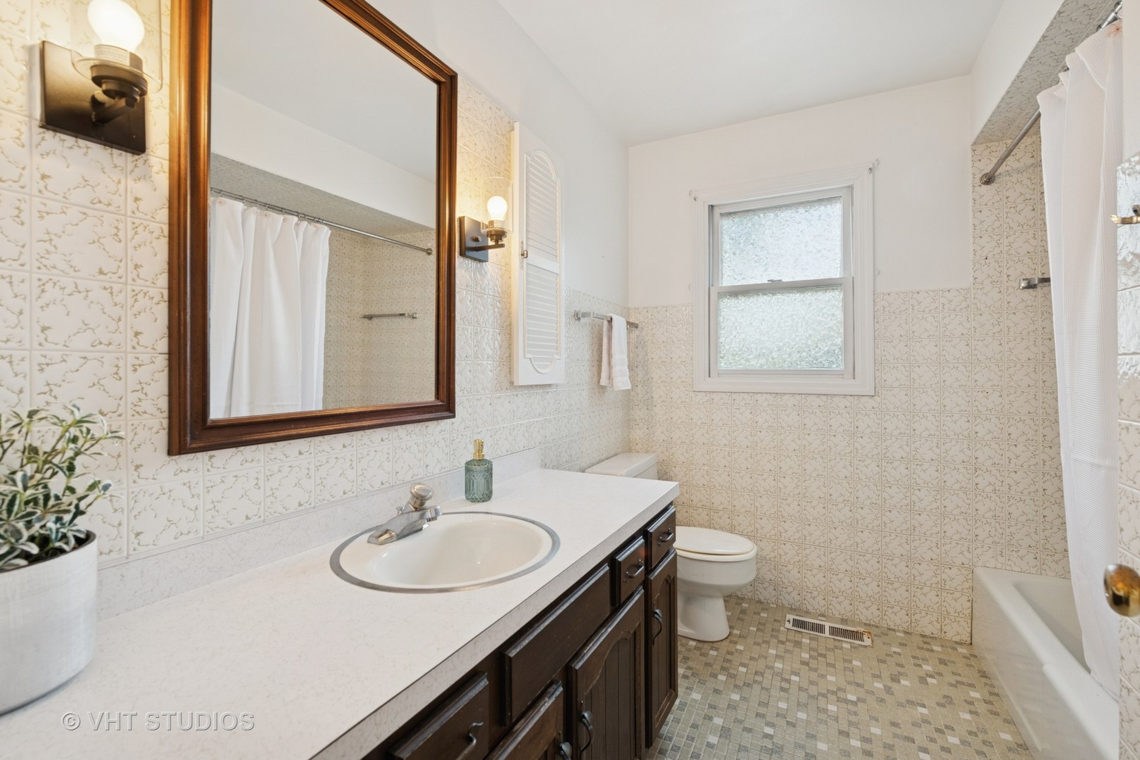 567 Byrd Road, Riverside, IL 60546