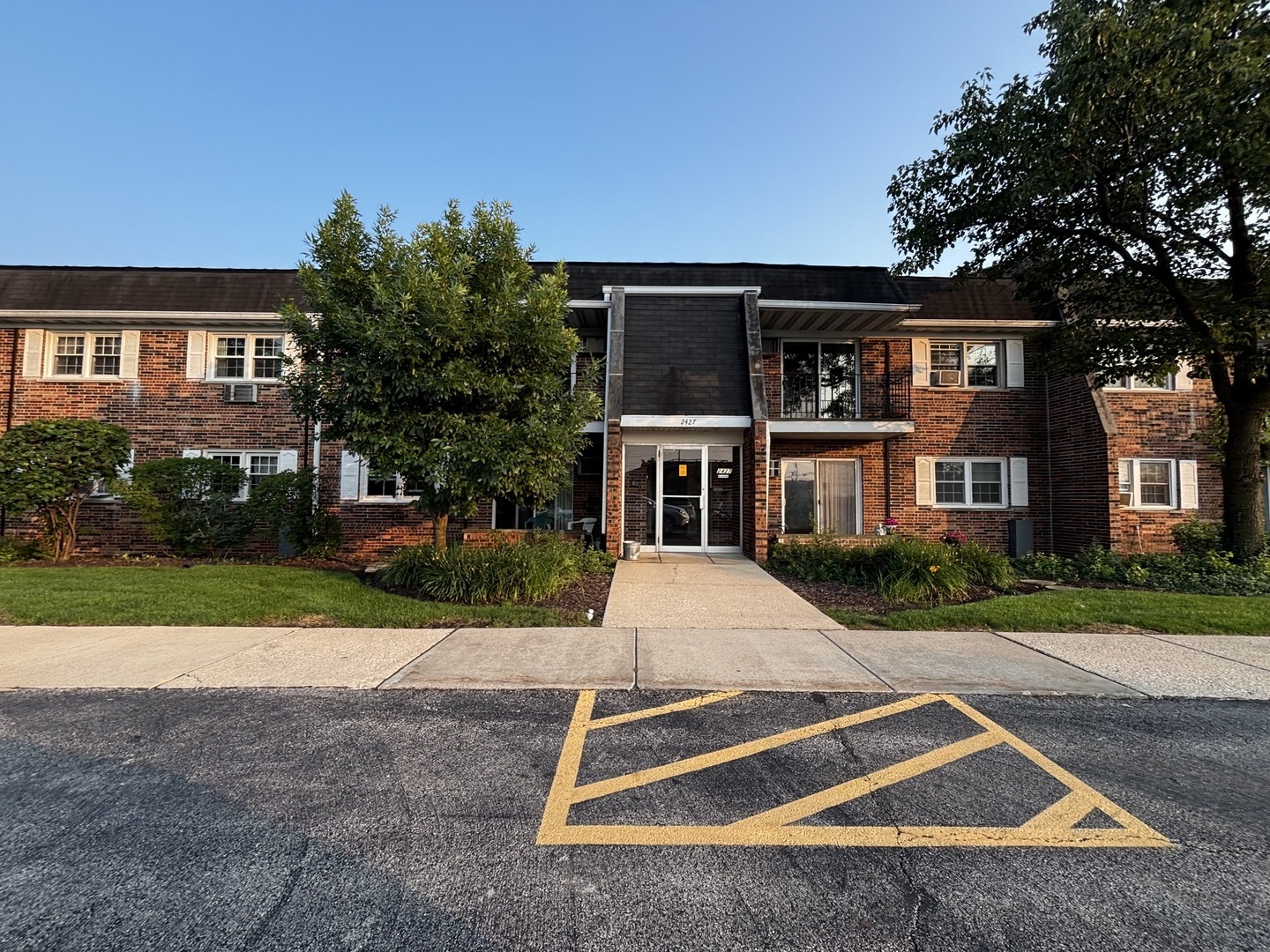2427 Ogden Avenue #3, Downers Grove, IL 60515