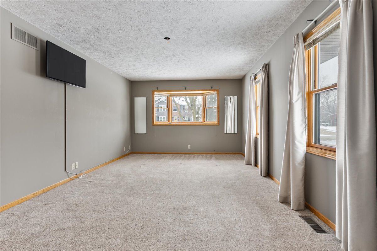 605 Morningside Drive, Chenoa, IL 61726