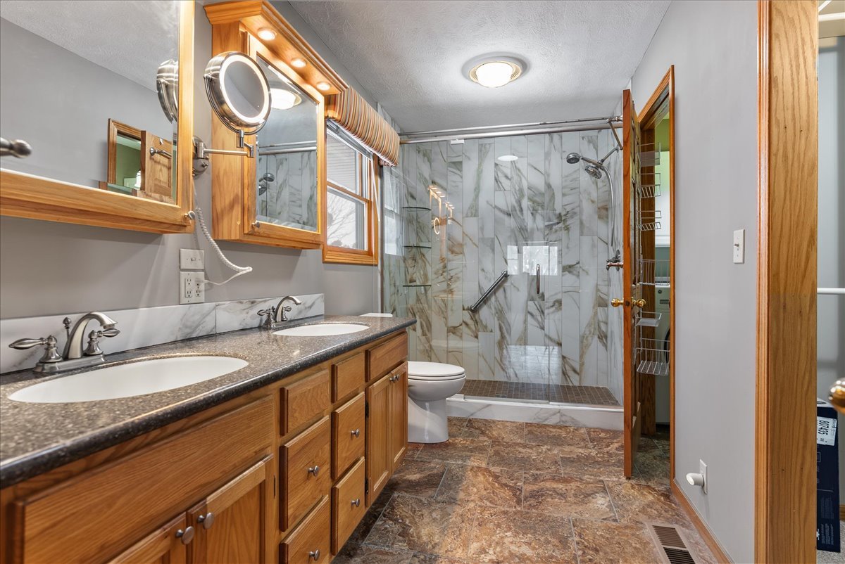 605 Morningside Drive, Chenoa, IL 61726