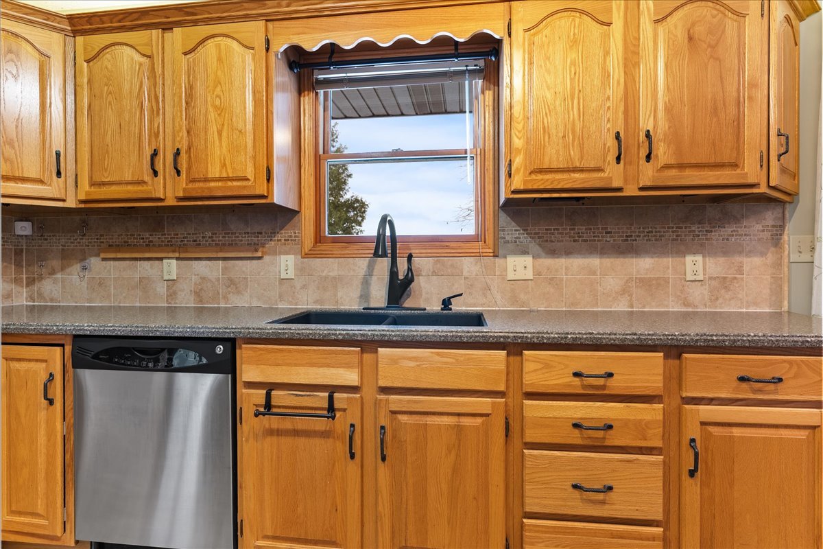 605 Morningside Drive, Chenoa, IL 61726