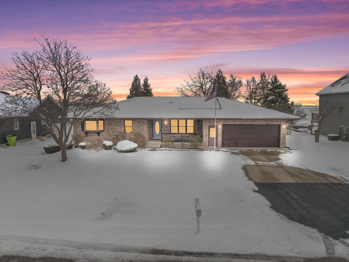 605 Morningside Drive, Chenoa, IL 61726